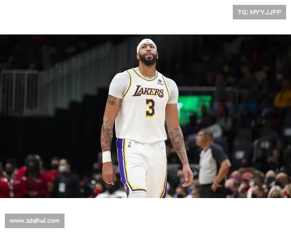 安东尼·戴维斯积极推动女性体育项目发展并提升其影响力