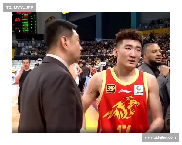 布朗与孙铭徽的表现如何左右比赛走势和最终胜负